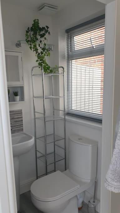 Near Liverpool Double Bedroom Hideaway วิรัล ภายนอก รูปภาพ