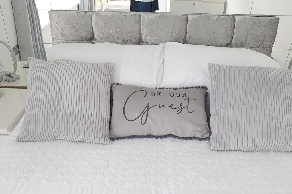 Near Liverpool Double Bedroom Hideaway วิรัล ภายนอก รูปภาพ